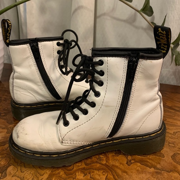 Dr. Martens 1460 8-Eye Boot - Little Kid / Big Kid - White size 1 unisex - Picture 7 of 9